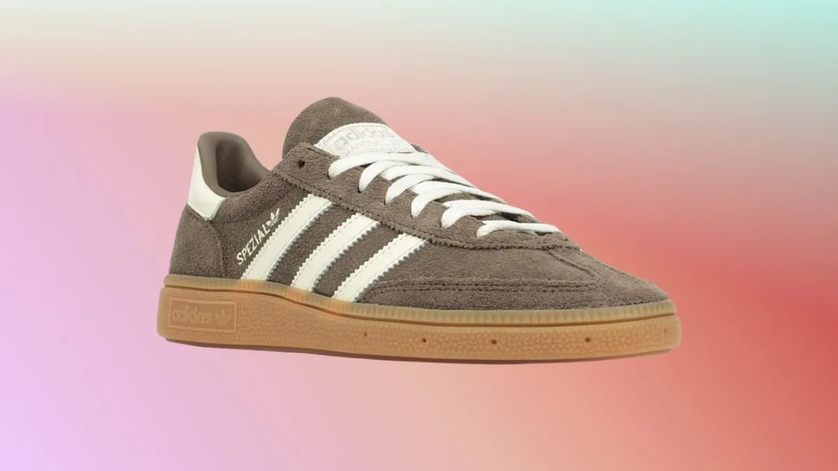 Sneakers Adidas Spezial dapat diskon menarik di situs belanja Amazon