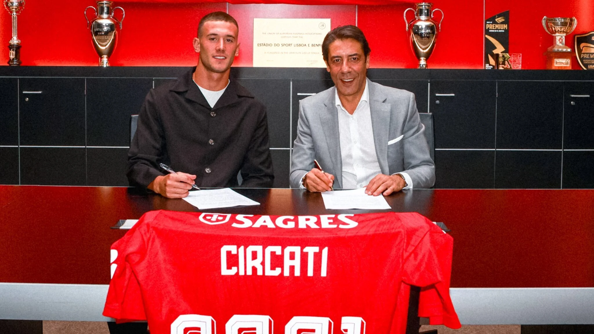 Alessandro Circati resmi gabung Benfica dari Parma dengan kontrak hingga 2031