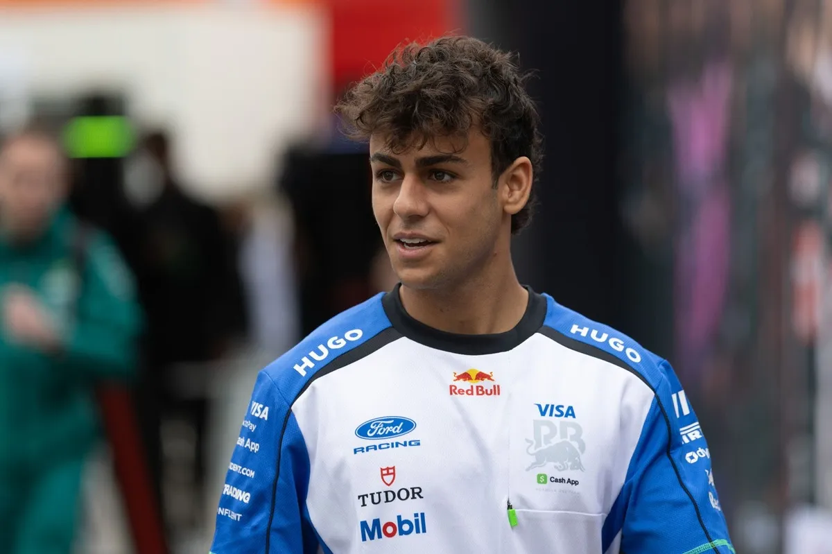 Alex Brundle nilai sanksi drive-through Arvid Lindblad di GP Belanda sangat berat