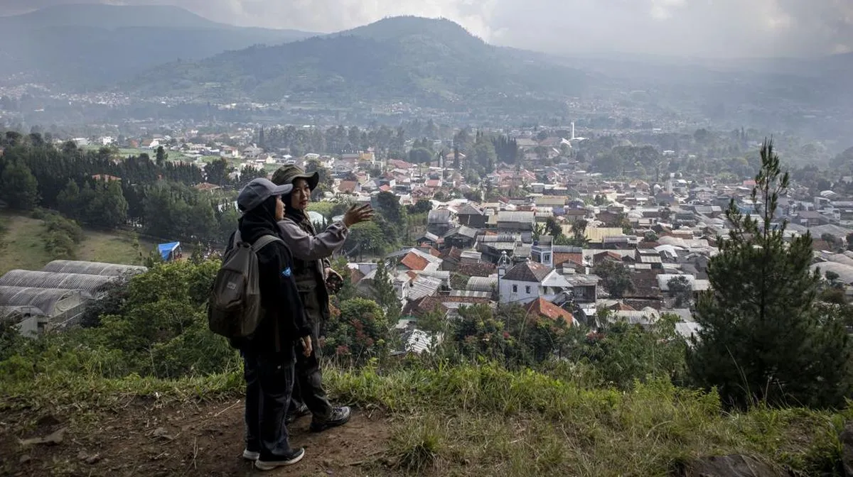 Analisis kecenderungan potensi likuefaksi dan amplifikasi gempa di Cekungan Bandung