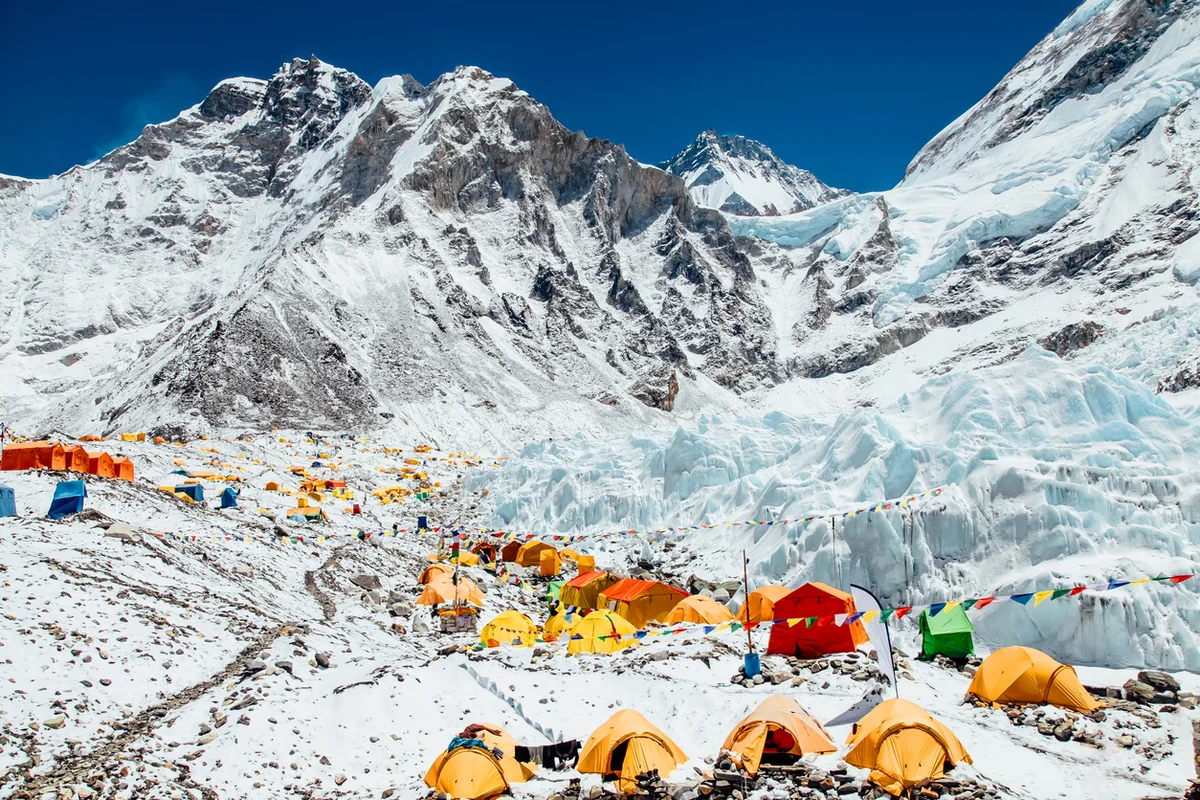 Analisis prediktif ancaman hanging glaciers di wilayah Himalaya dan India