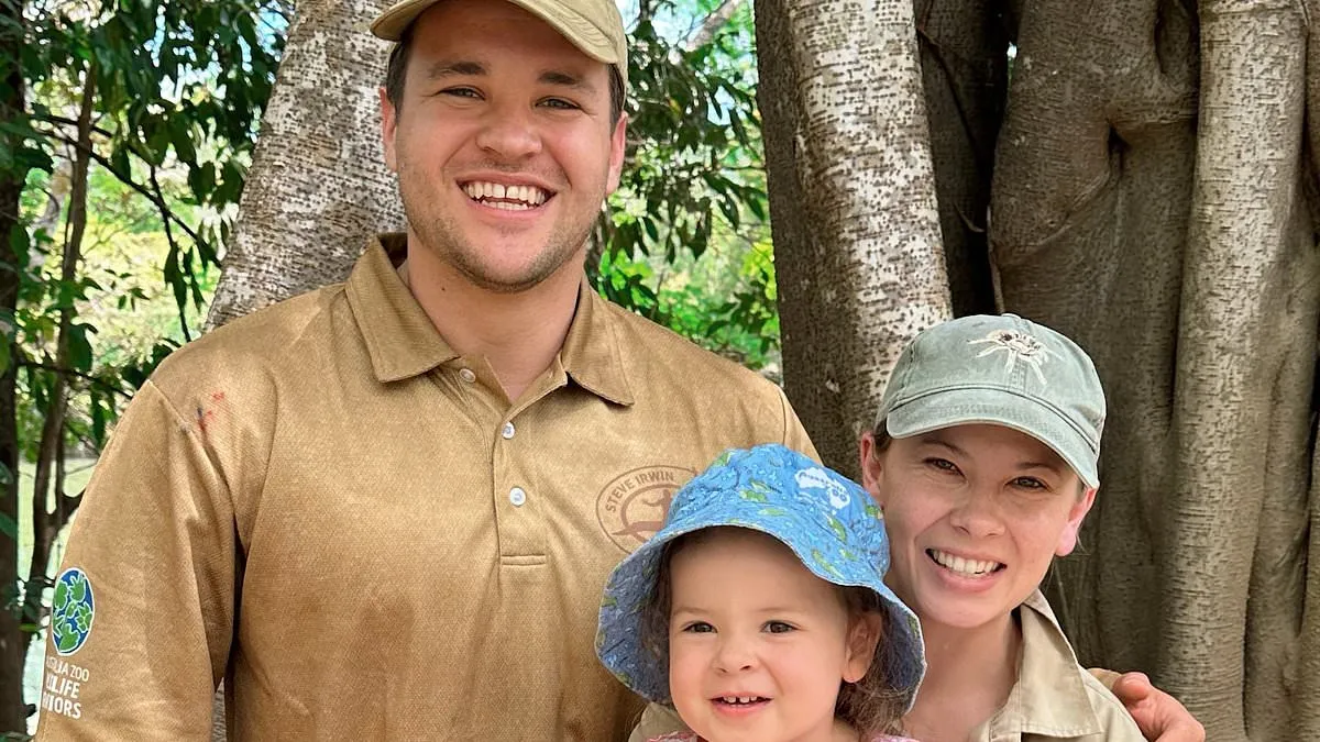 Analisis prediktif kecenderungan ekspansi konservasi keluarga Bindi Irwin di Australia Zoo
