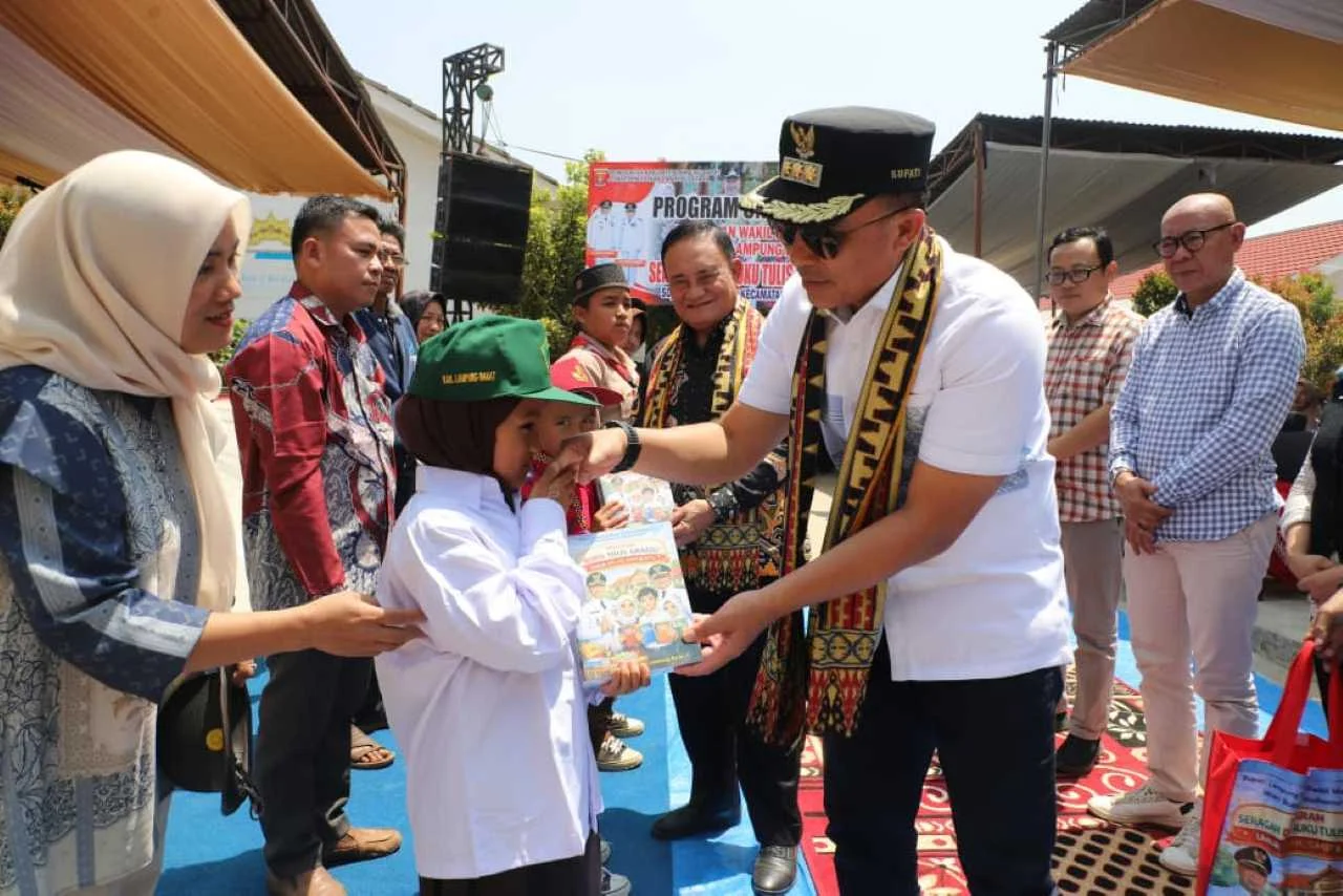 Analisis Kebijakan Seragam Gratis, Proyeksi Angka Putus Sekolah