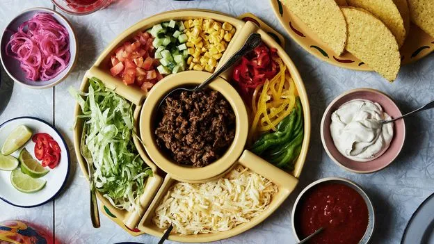 Analisis kecenderungan budaya Tacofredag dan adaptasi kuliner lokal di Norwegia