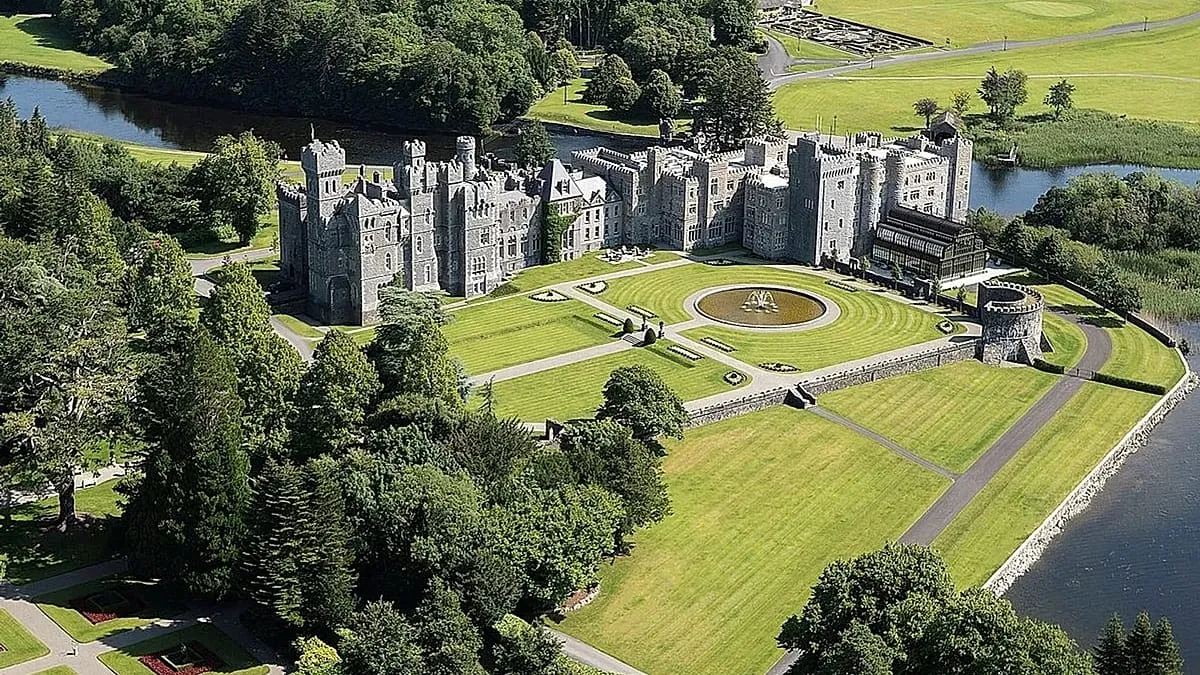 Ashford Castle di Irlandia terpilih sebagai hotel paling indah di dunia oleh Time Out