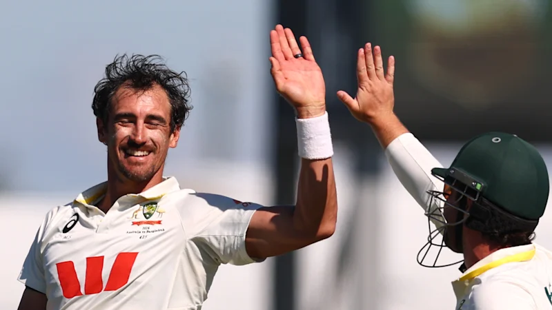 Mitchell Starc dan Australia sukses bantai Bangladesh dalam dua hari di laga Test
