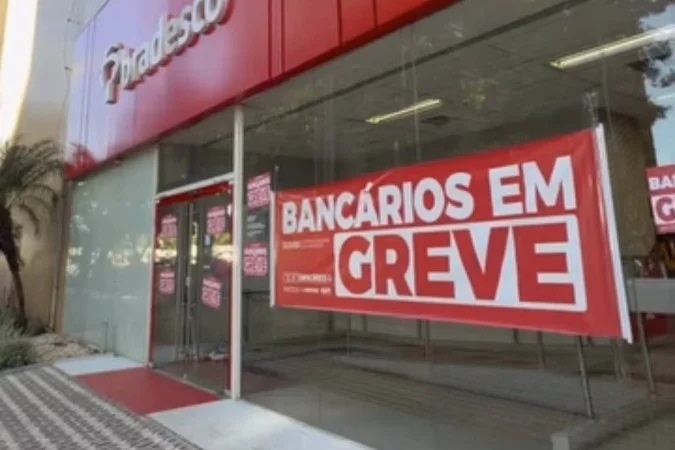 Aksi mogok kerja pegawai bank di tengah maraknya layanan digital di Brasil
