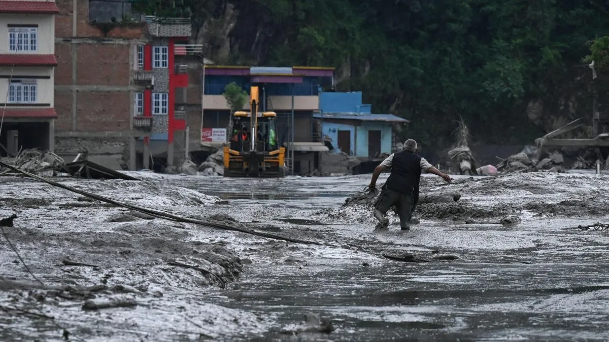 Kondisi parah pasca banjir bandang di perbatasan Nepal dan Tibet yang menelan ratusan korban jiwa