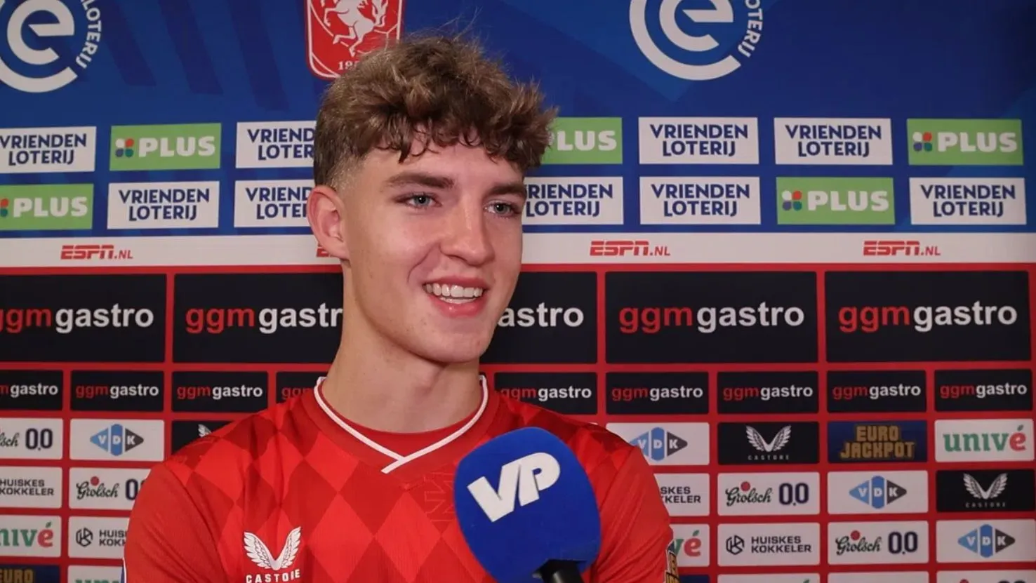 Barcelona siap ajukan tawaran baru untuk bek muda FC Twente Ruud Nijstad