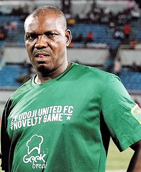 Augustine Eguavoen sukses mengukir prestasi sebagai pemain dan pelatih tim nasional Nigeria