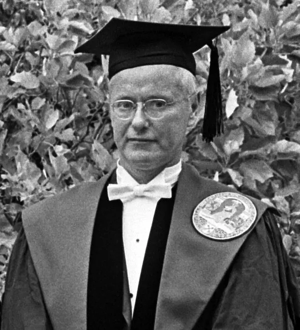 Robert K. Merton, sosiolog terkemuka Amerika Serikat yang memelopori sosiologi sains dan teori modern