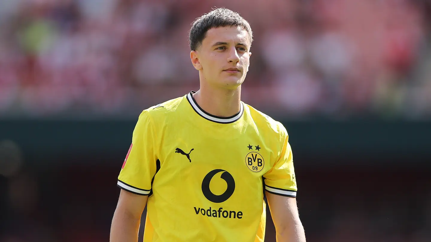 Borussia Dortmund berencana jual Luca Reggiani demi rekrut Hector Fort