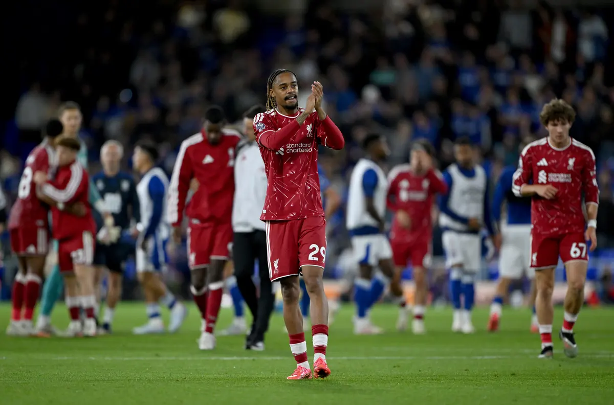 Bradley Barcola menjalani debut bersama Liverpool dalam laga melawan Ipswich Town
