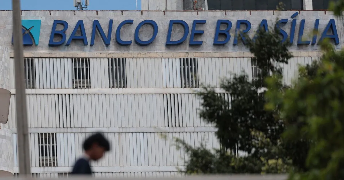 Banco de Brasilia dikritik karena tetapkan bunga tinggi di tengah skandal keuangan besar