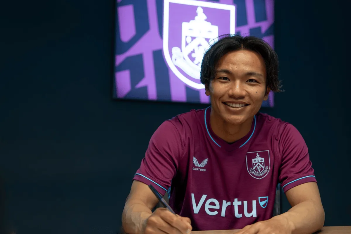 Burnley resmi merekrut gelandang Celtic Reo Hatate pada penutupan bursa transfer