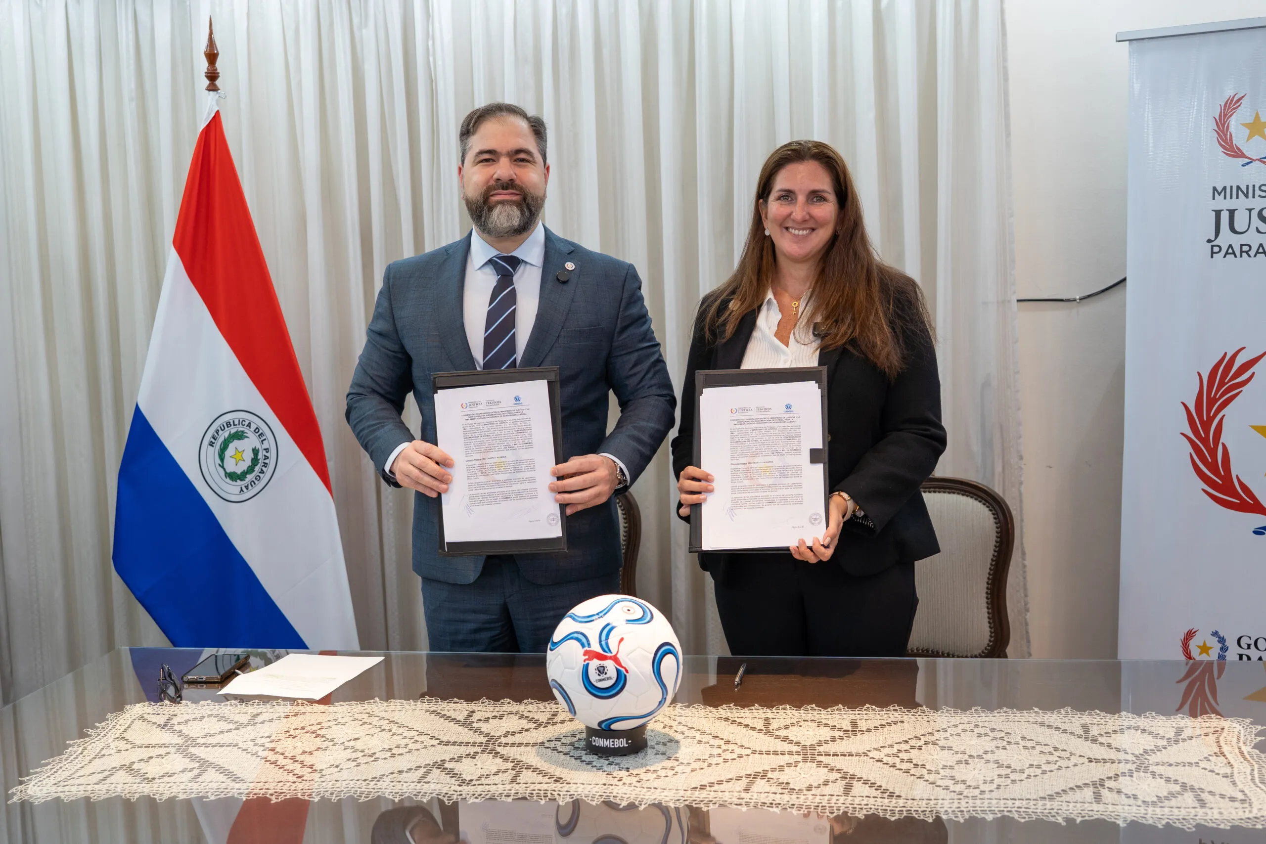 CONMEBOL dan Kementerian Kehakiman Paraguay teken kerja sama daur ulang material turnamen untuk reinserksi sosial