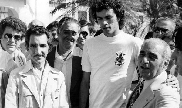 Kisah debut legendaris Sócrates bersama Corinthians dalam sejarah sepak bola Brasil