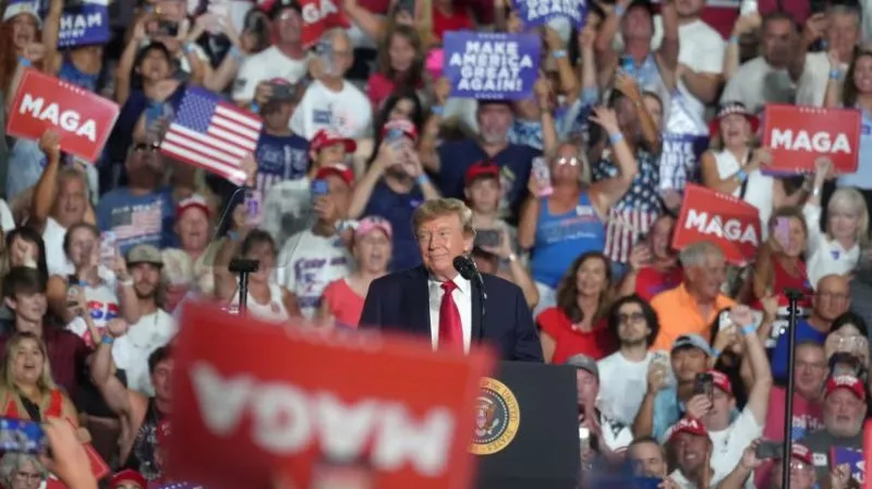 Donald Trump dalam kampanye politik di Carolina Selatan untuk pemilu