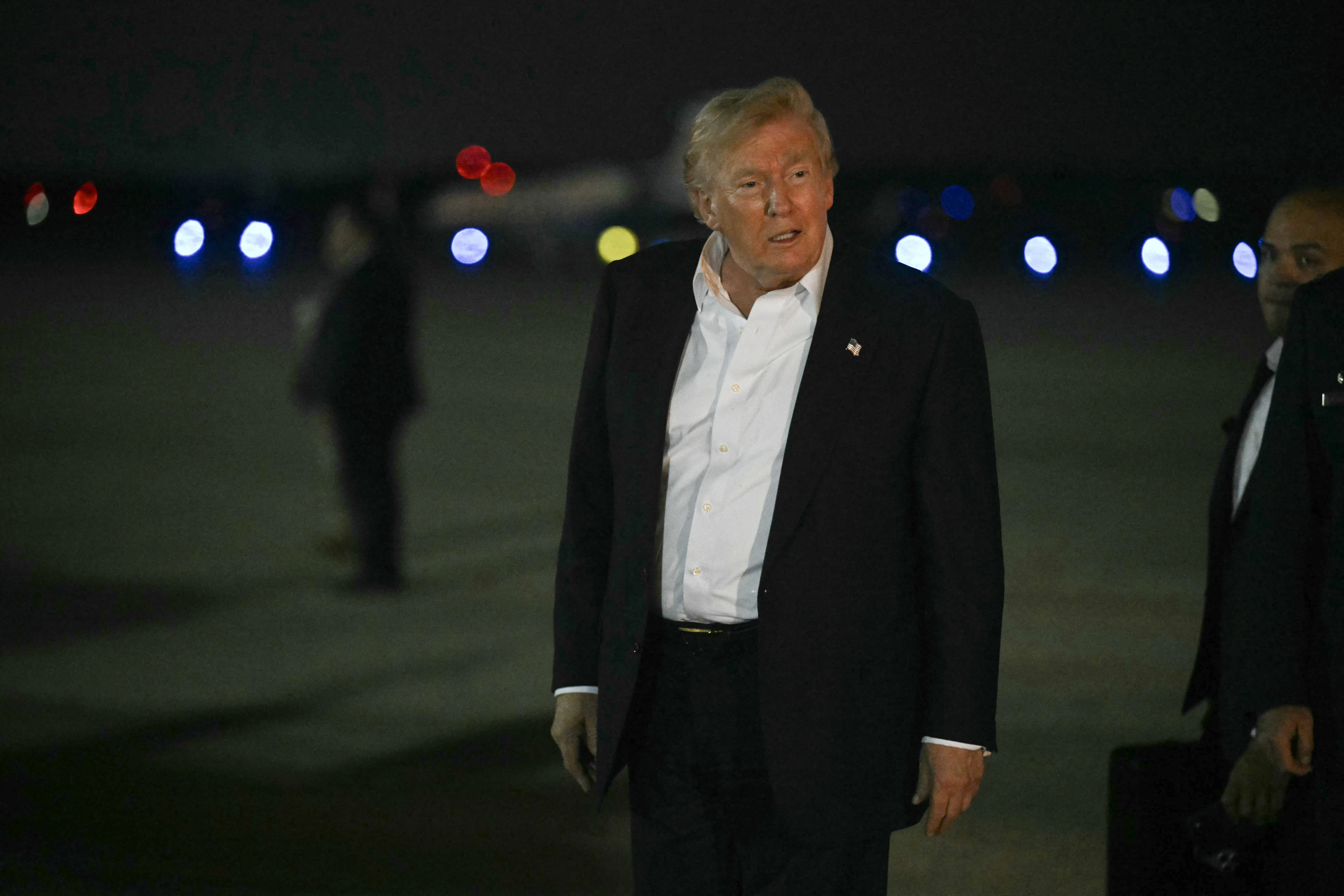 Donald Trump klaim Amerika Serikat kuasai penuh kawasan Selat Hormuz dan Iran