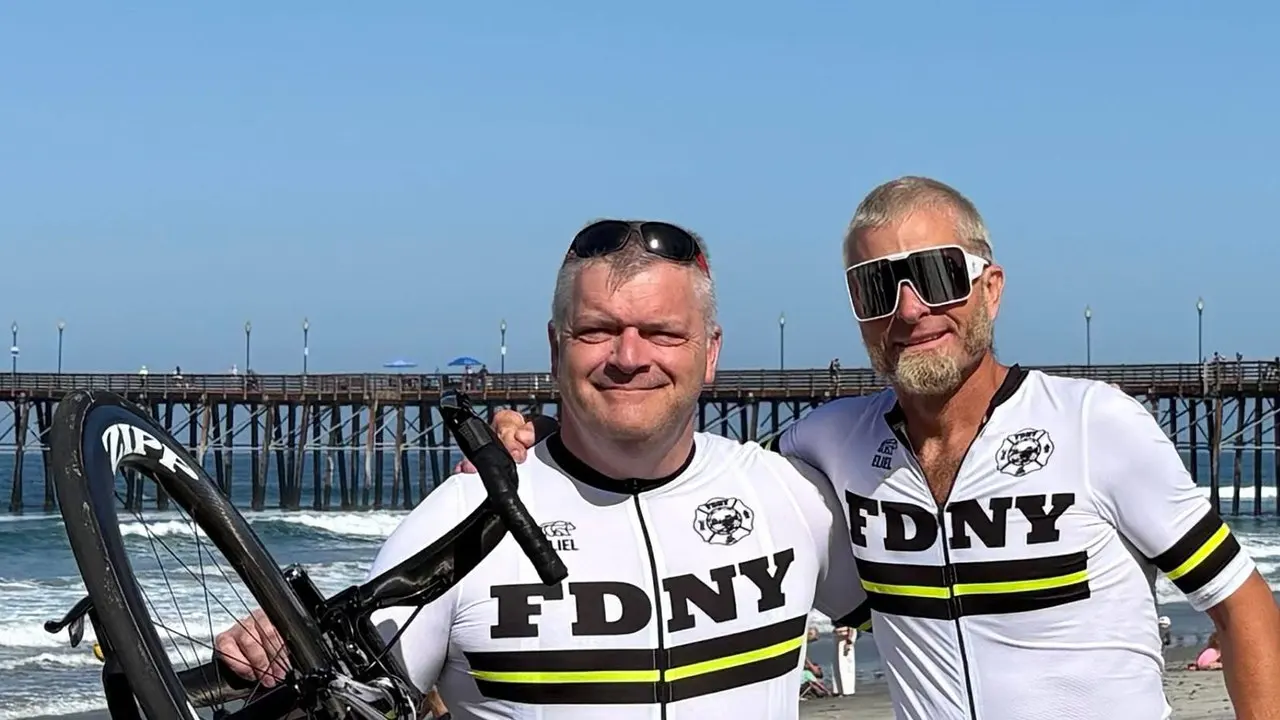 Dua veteran Navy bersepeda dari San Diego ke New York untuk memperingati 9/11