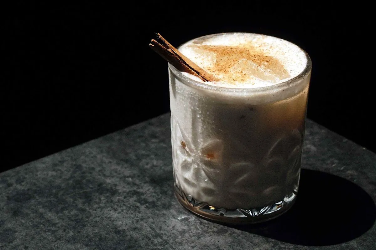 Menu inovatif matcha-horchata di salah satu gerai Matcha Magic yang populer