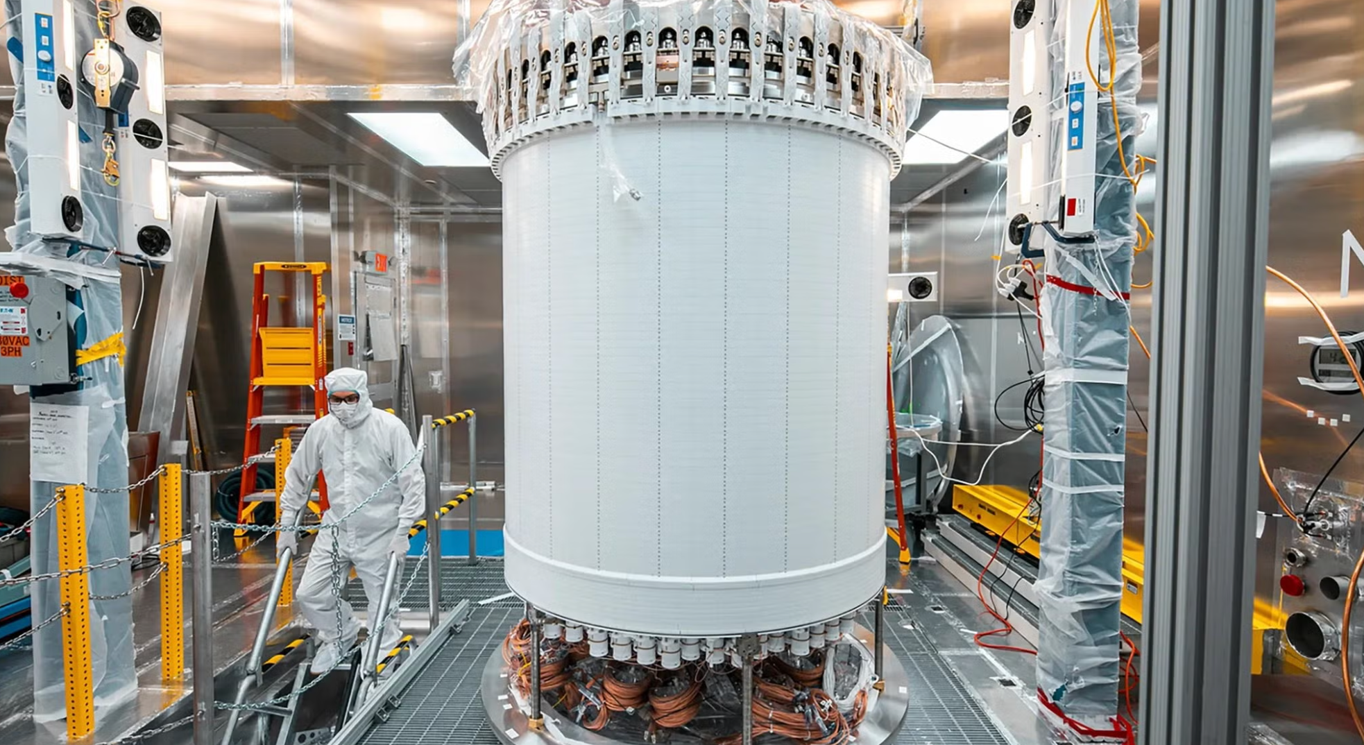 Eksperimen LUX-ZEPLIN temukan sinyal misterius penunjuk dark matter