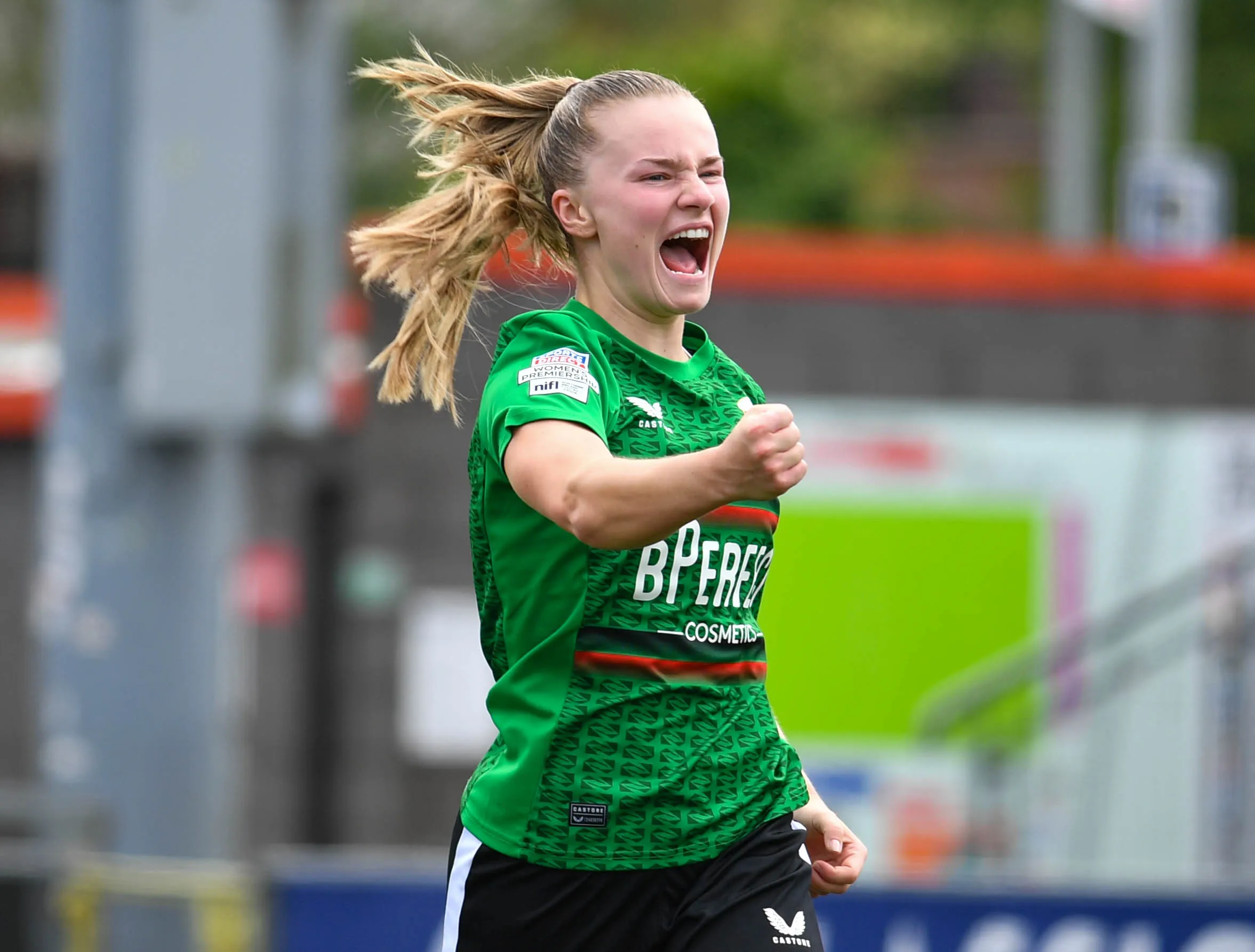 Emily Wilson menyoroti pentingnya jaminan layanan medis modern bagi pesepak bola wanita Northern Ireland