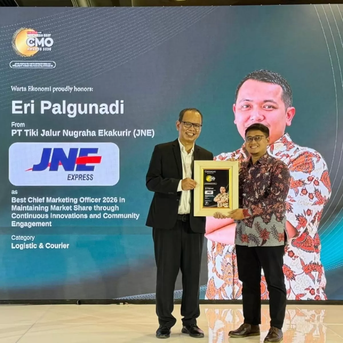 Eri Palgunadi sukses meraih penghargaan Best Chief Marketing Officer Award 2026 berkat inovasi berkelanjutan di JNE