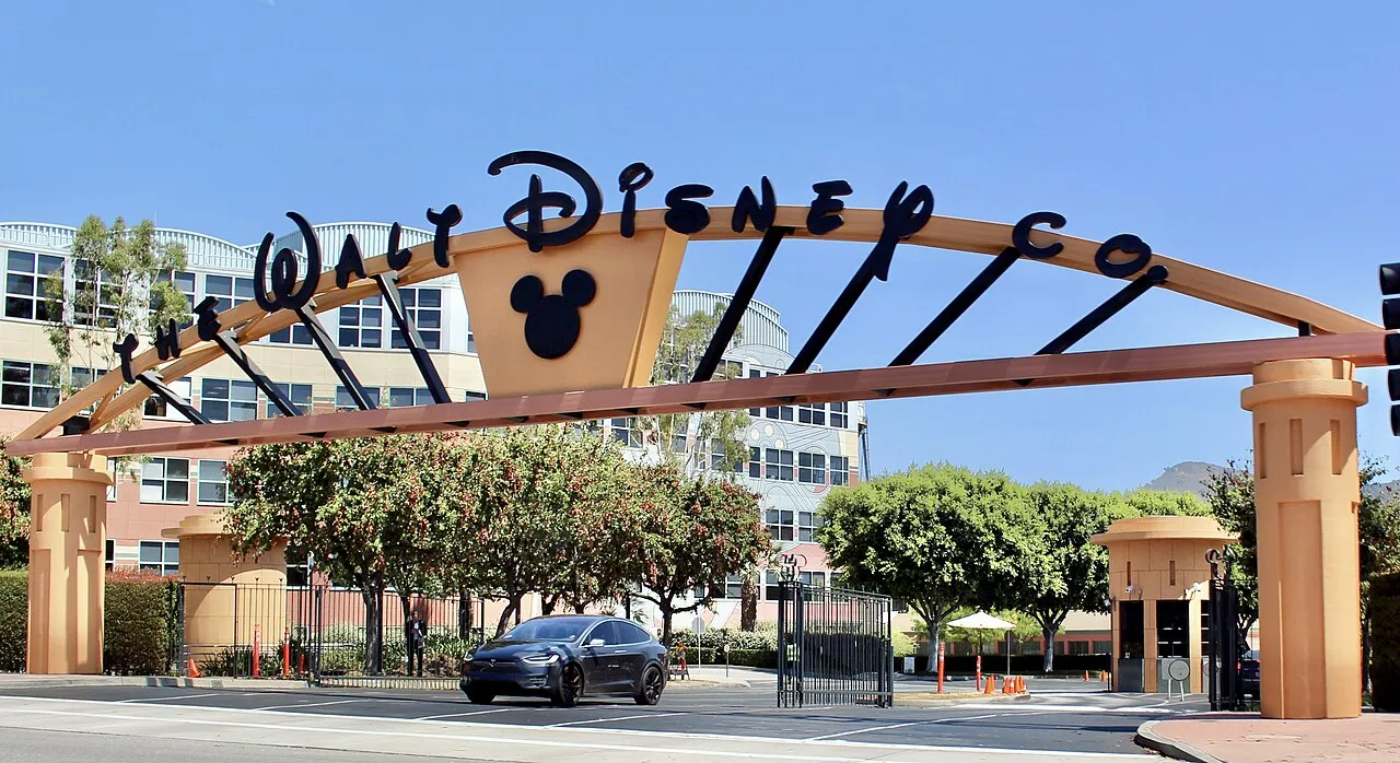 Kompleks studio utama The Walt Disney Studios berdiri megah di Burbank California