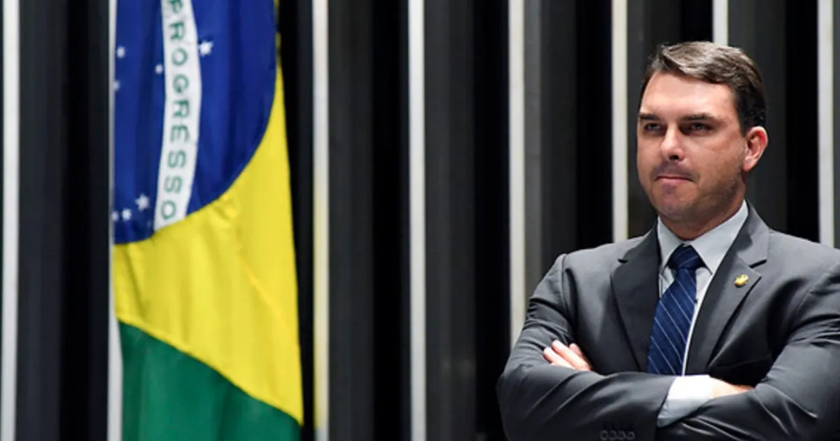 Flávio Bolsonaro berusaha hindari kasus Dark Horse demi perkuat citra politik bersama Michelle Bolsonaro