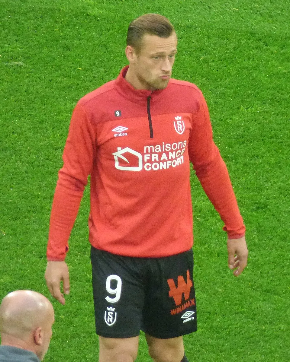Kaj Sierhuis, penyerang profesional Belanda yang memperkuat klub NEC di Eredivisie