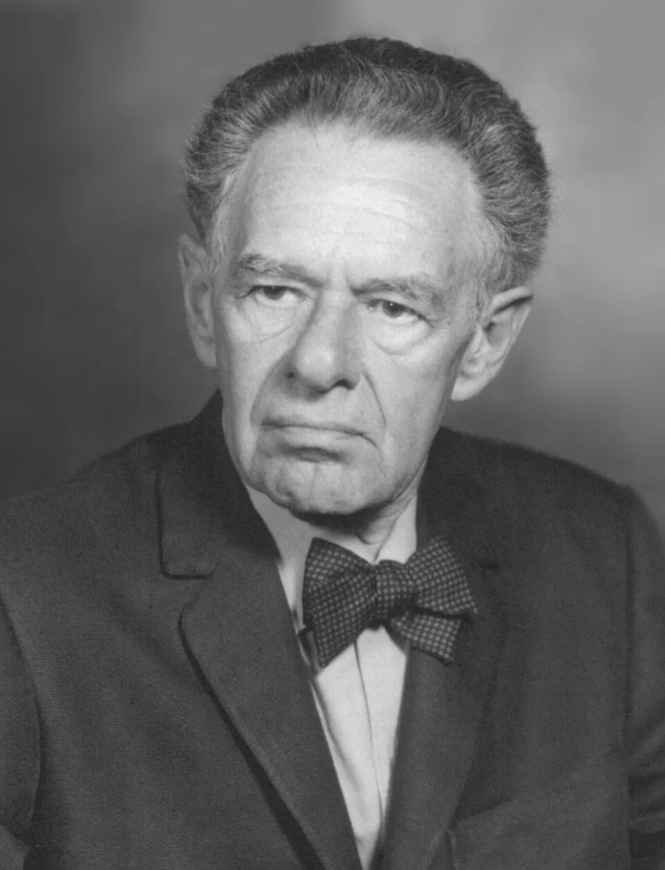 Fritz Albert Lipmann, biokimiawan terkemuka peraih Nobel atas penemuan koenzim A