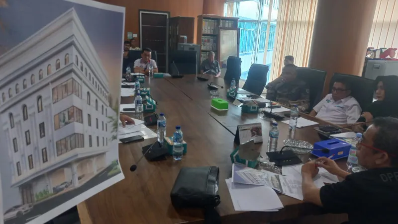 Suasana RDP DPRD Medan membahas polemik pembangunan hotel di kawasan cagar budaya Jalan Raden Saleh.