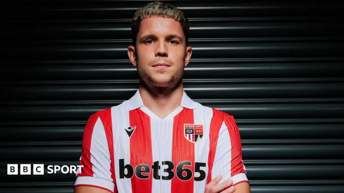 George Hirst resmi diperkenalkan sebagai pemain baru Stoke City
