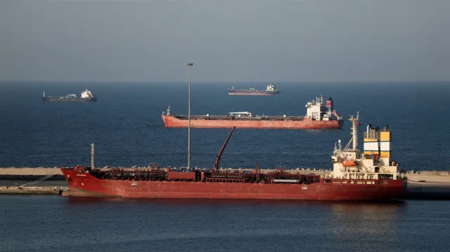 Harga minyak Brent tembus 90 dollar AS setelah Amerika Serikat serang Iran