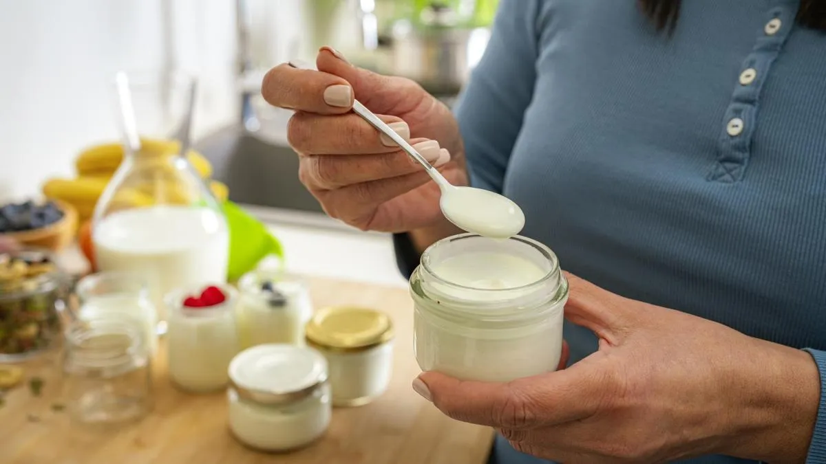 Penjelasan medis mengenai peran diet dan pengobatan untuk mengatasi infeksi bakteri Helicobacter pylori