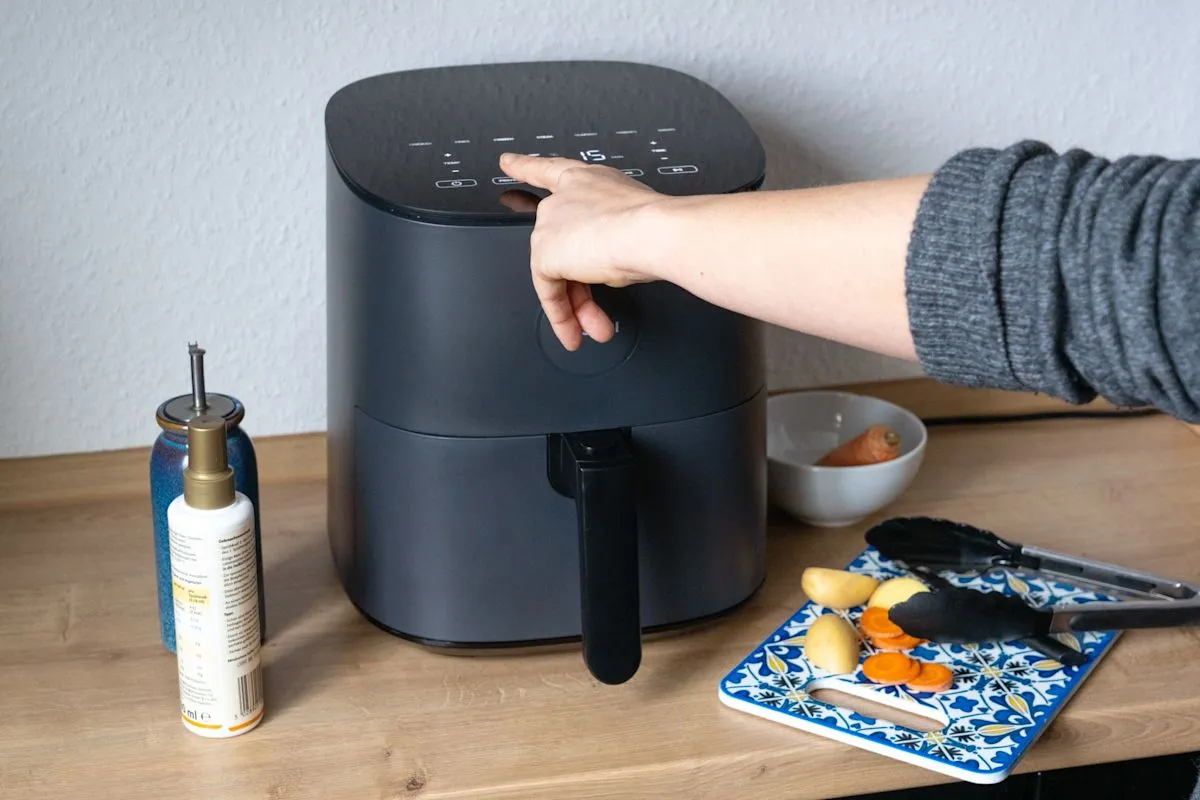Hindari tujuh kesalahan umum penggunaan air fryer agar masakan renyah dan sehat