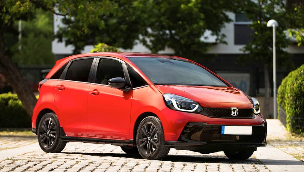 Honda Jazz merayakan ulang tahun ke-25 sebagai mobil hybrid supermini paling irit dan fungsional