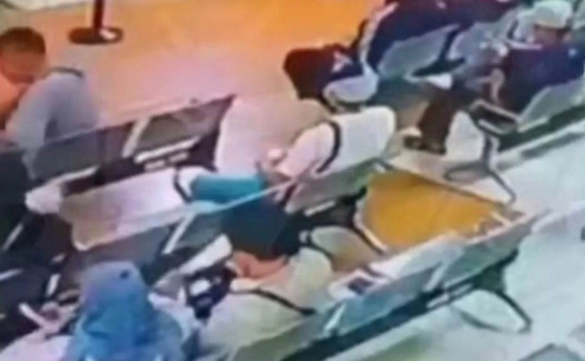 Ponsel warga yang tertinggal di Samsat Semarang Barat raib diambil orang dan terekam CCTV