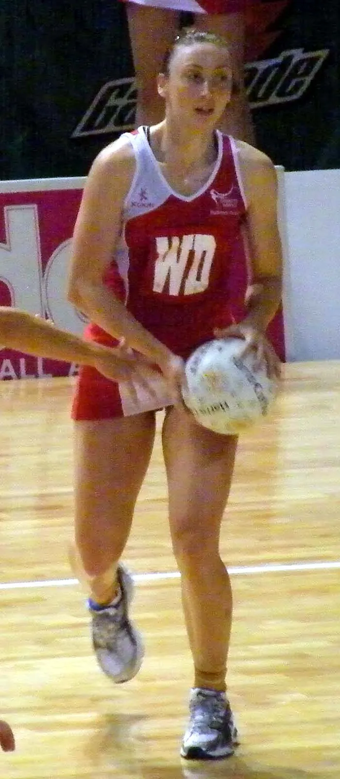 Jade Clarke menjadi pemain netball paling berpengaruh dan pemegang caps terbanyak untuk tim nasional Inggris
