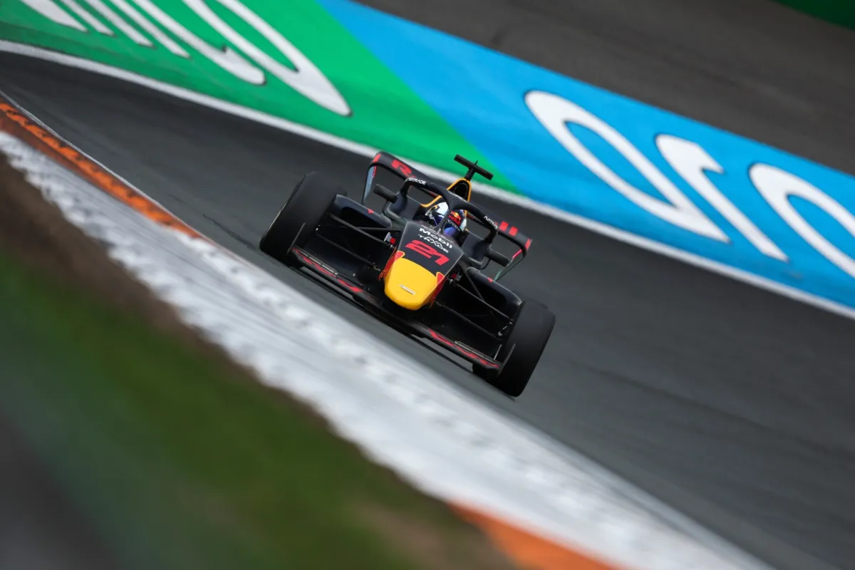 Aksi pebalap F1 Academy di Circuit Zandvoort dalam lanjutan Feeder Series