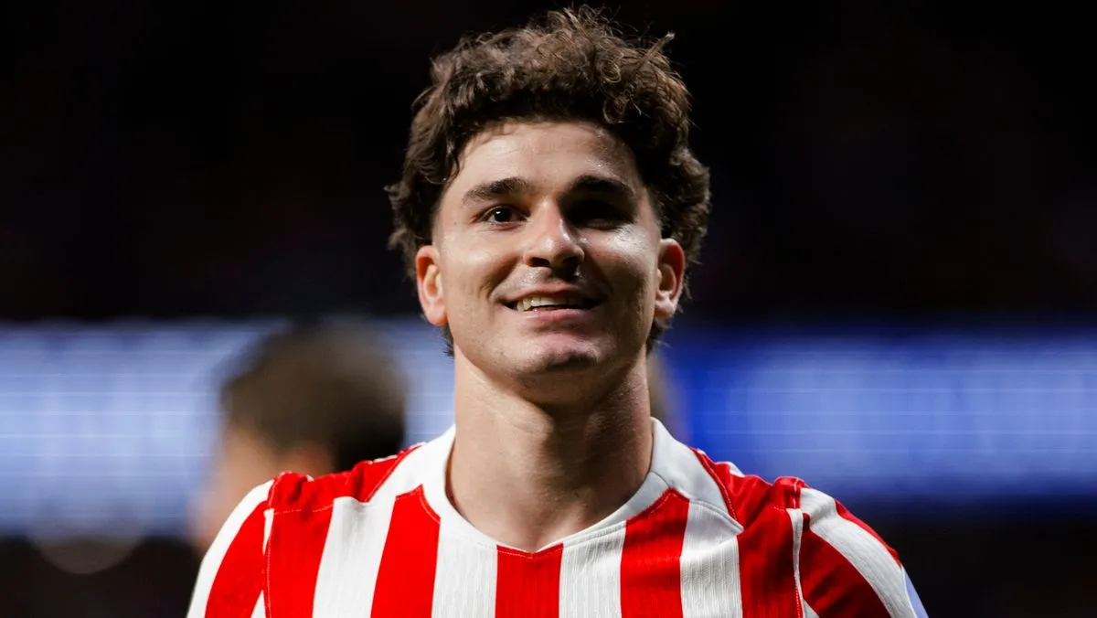Julian Alvarez bertahan di Atletico Madrid setelah batal pindah ke Arsenal