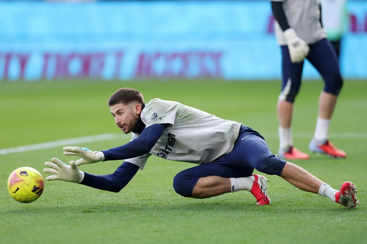 Juventus resmi datangkan kiper Guglielmo Vicario dari Tottenham Hotspur