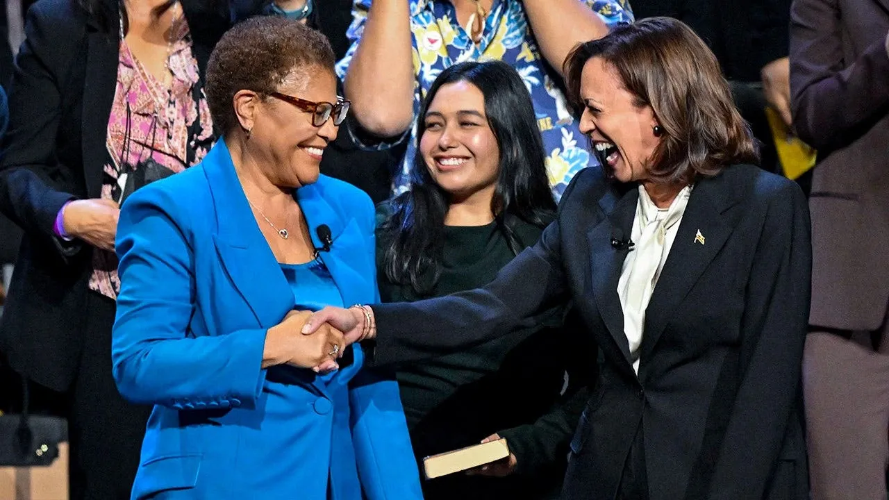 Wali Kota Los Angeles Karen Bass menuai sorotan terkait video kampanye dana pajak