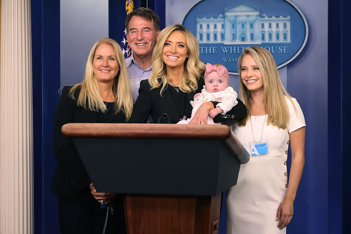 Kayleigh McEnany kenang panggilan telepon Trump dan peran ibu