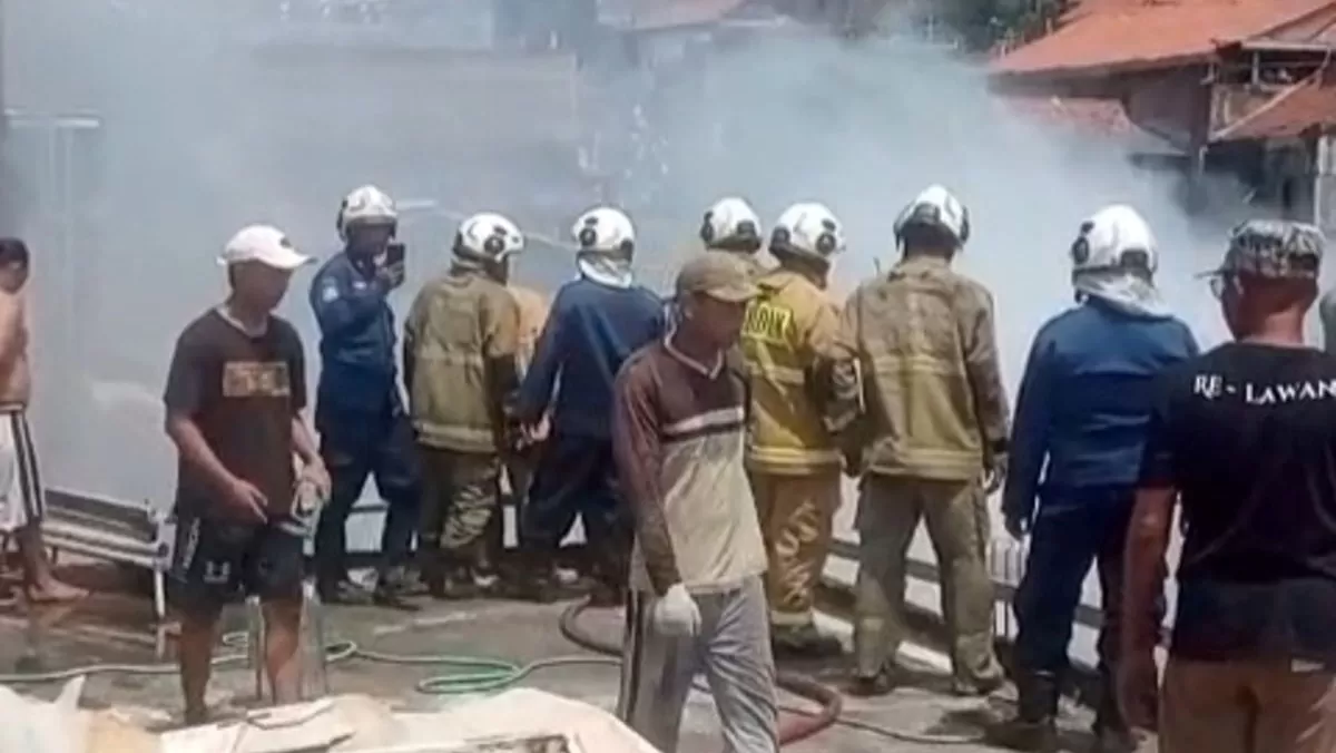Rumah warga di Candisari Semarang ludes terbakar setelah tiga balita bermain api saat ditinggal bekerja