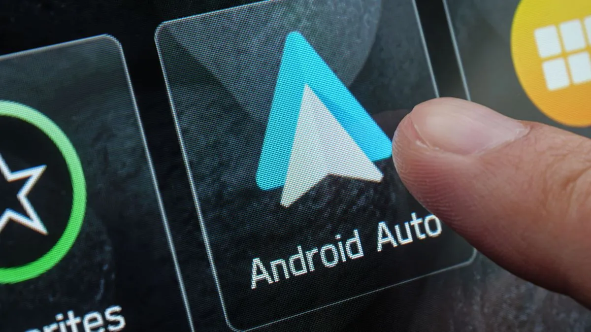Kelebihan dan kekurangan Android Auto sebagai sistem hiburan di mobil