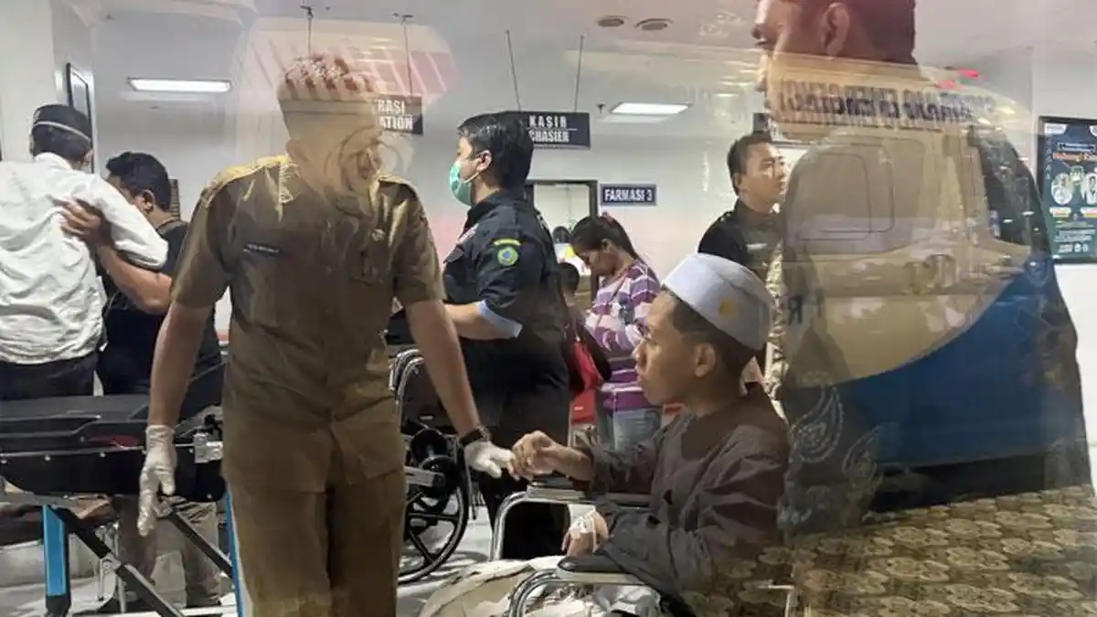 Ratusan santri di Sidoarjo dilarikan ke rumah sakit akibat dugaan keracunan massal usai makan siang