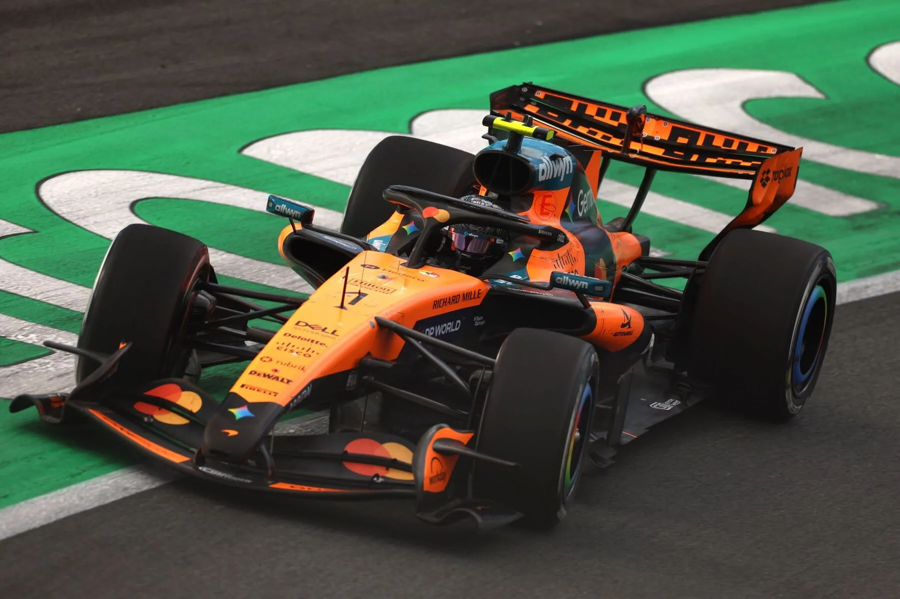 Lando Norris resmi memperpanjang kontrak bersama McLaren hingga 2030