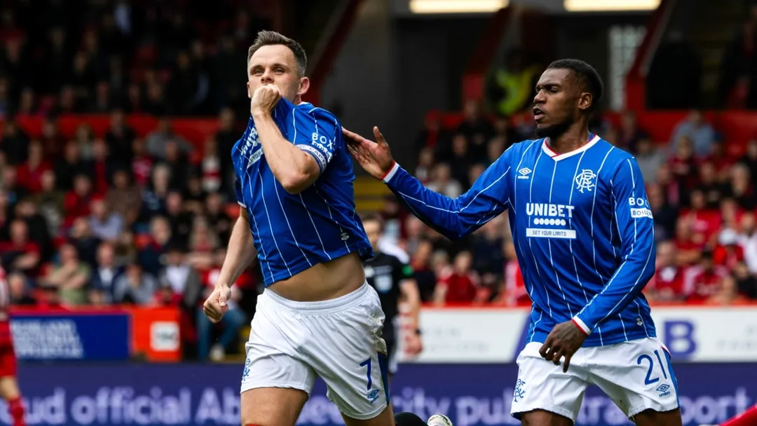Lawrence Shankland rayakan gol penalti kemenangan Rangers atas Aberdeen